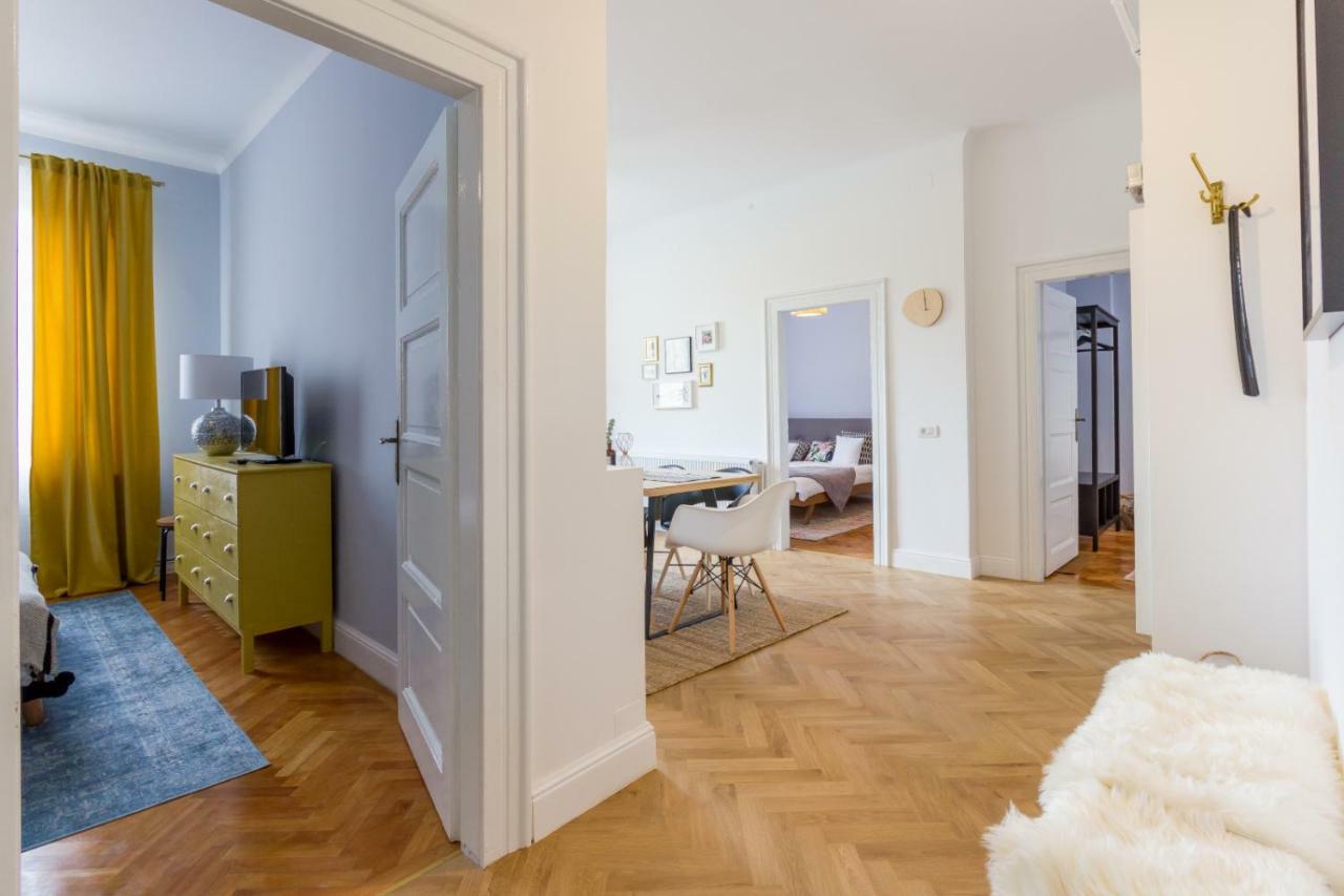City Chic 3 Bedroom Apartment Cluj-Napoca Extérieur photo