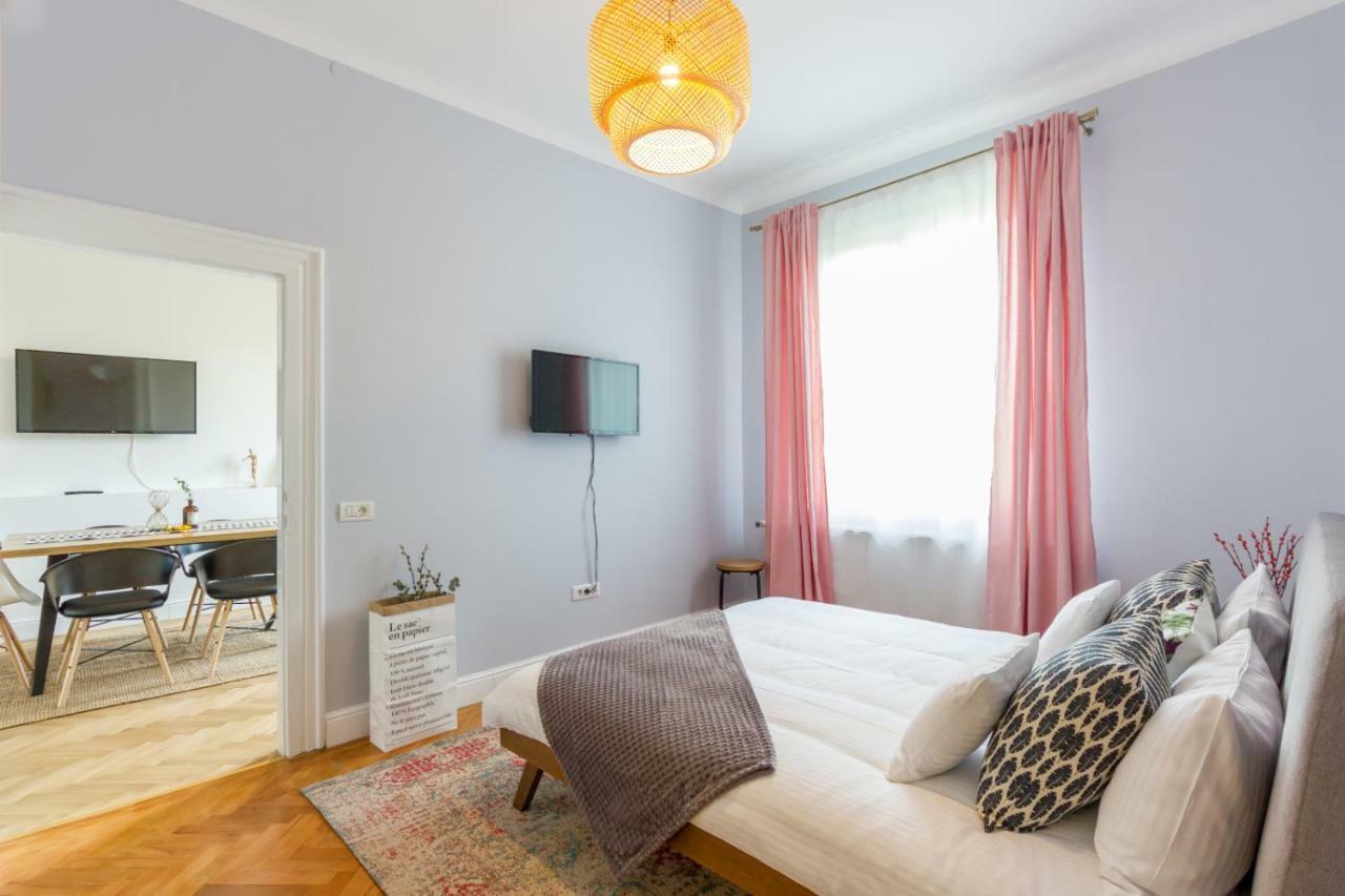 City Chic 3 Bedroom Apartment Cluj-Napoca Extérieur photo