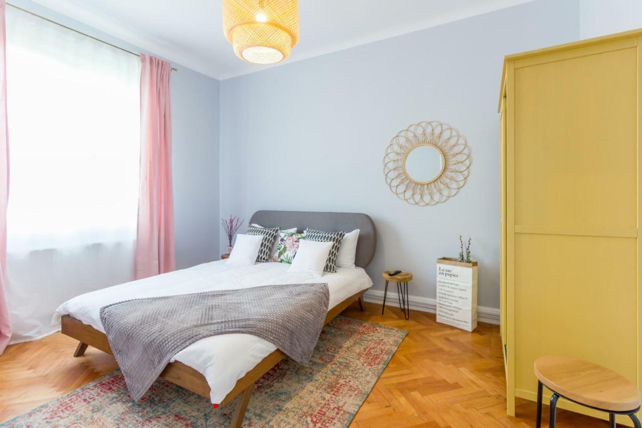 City Chic 3 Bedroom Apartment Cluj-Napoca Extérieur photo
