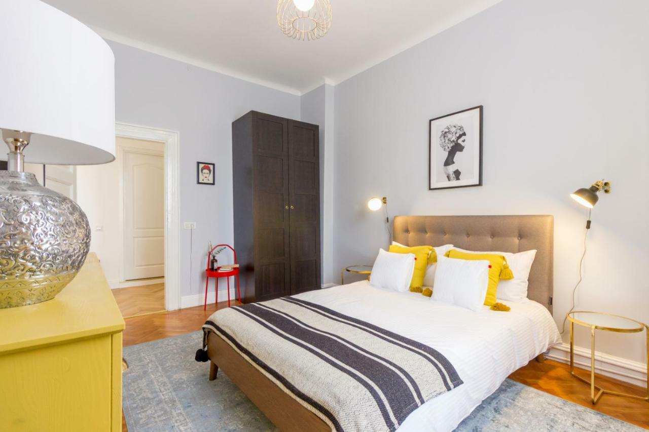 City Chic 3 Bedroom Apartment Cluj-Napoca Extérieur photo