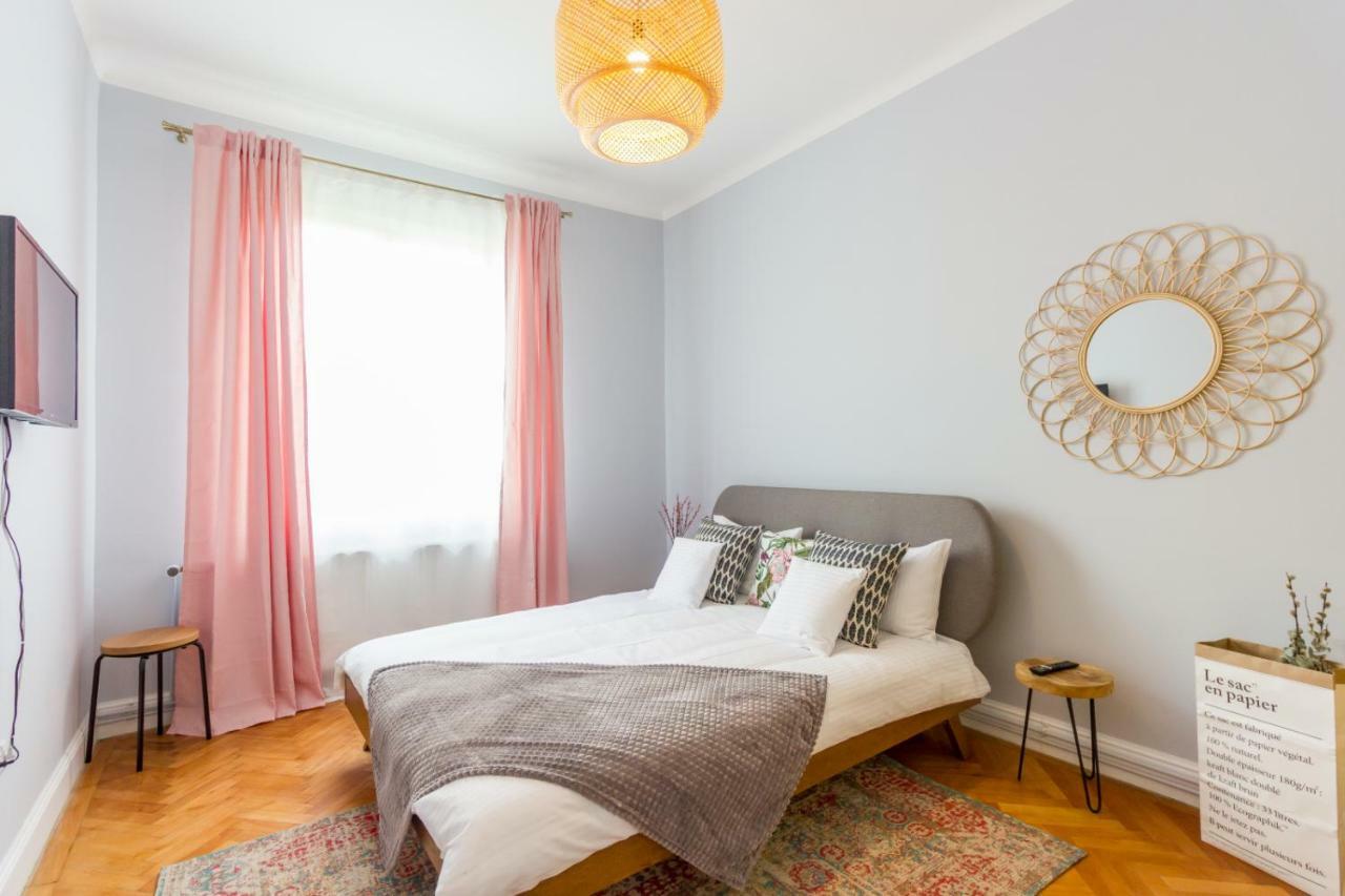 City Chic 3 Bedroom Apartment Cluj-Napoca Extérieur photo